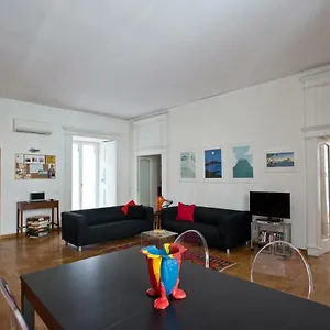  Apartment Bella Art Gallery